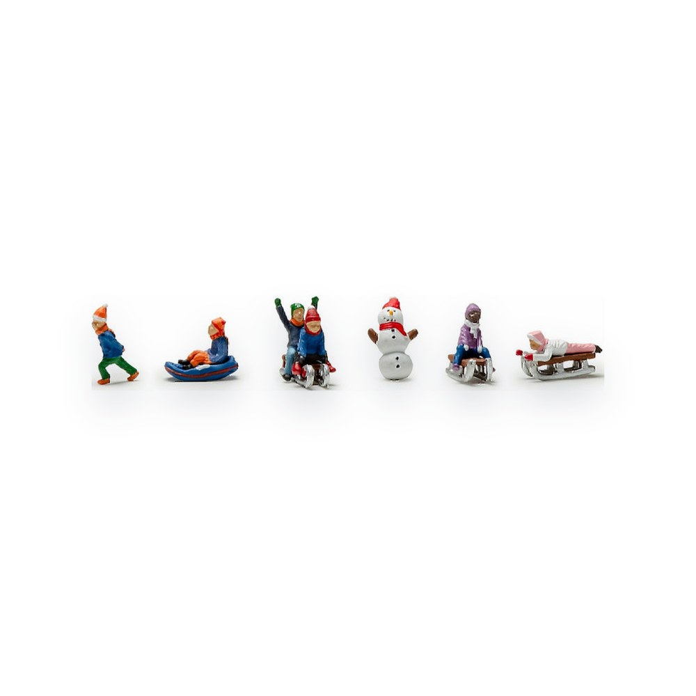 Woodland Scenics N Scale Figures, Children Sledding
