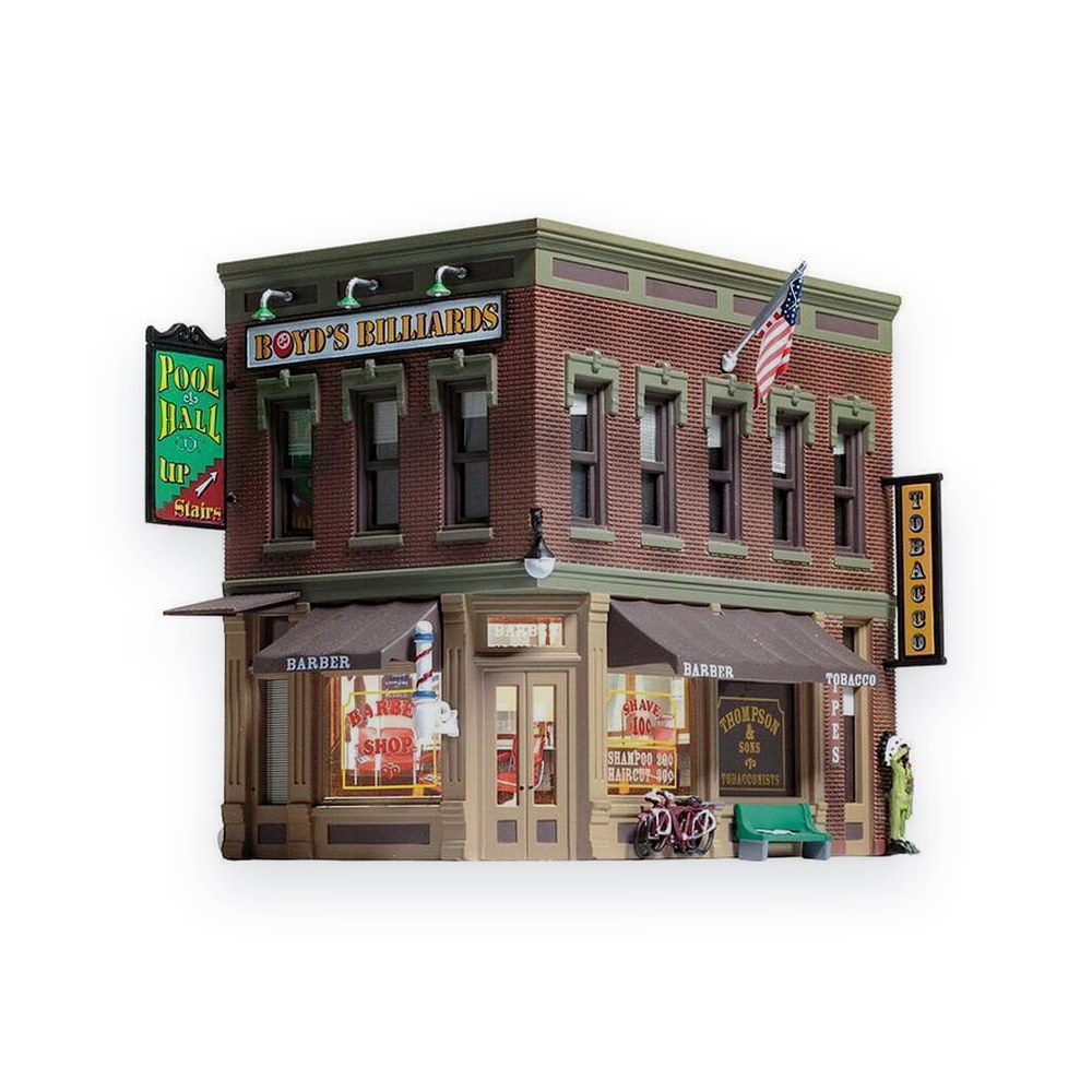 Woodland Scenics HO Scale Corner Emporium, Built-Up