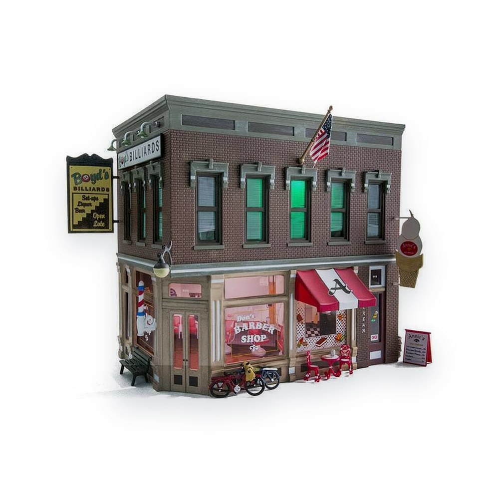 Woodland Scenics O Scale Corner Emporium, Built-Up